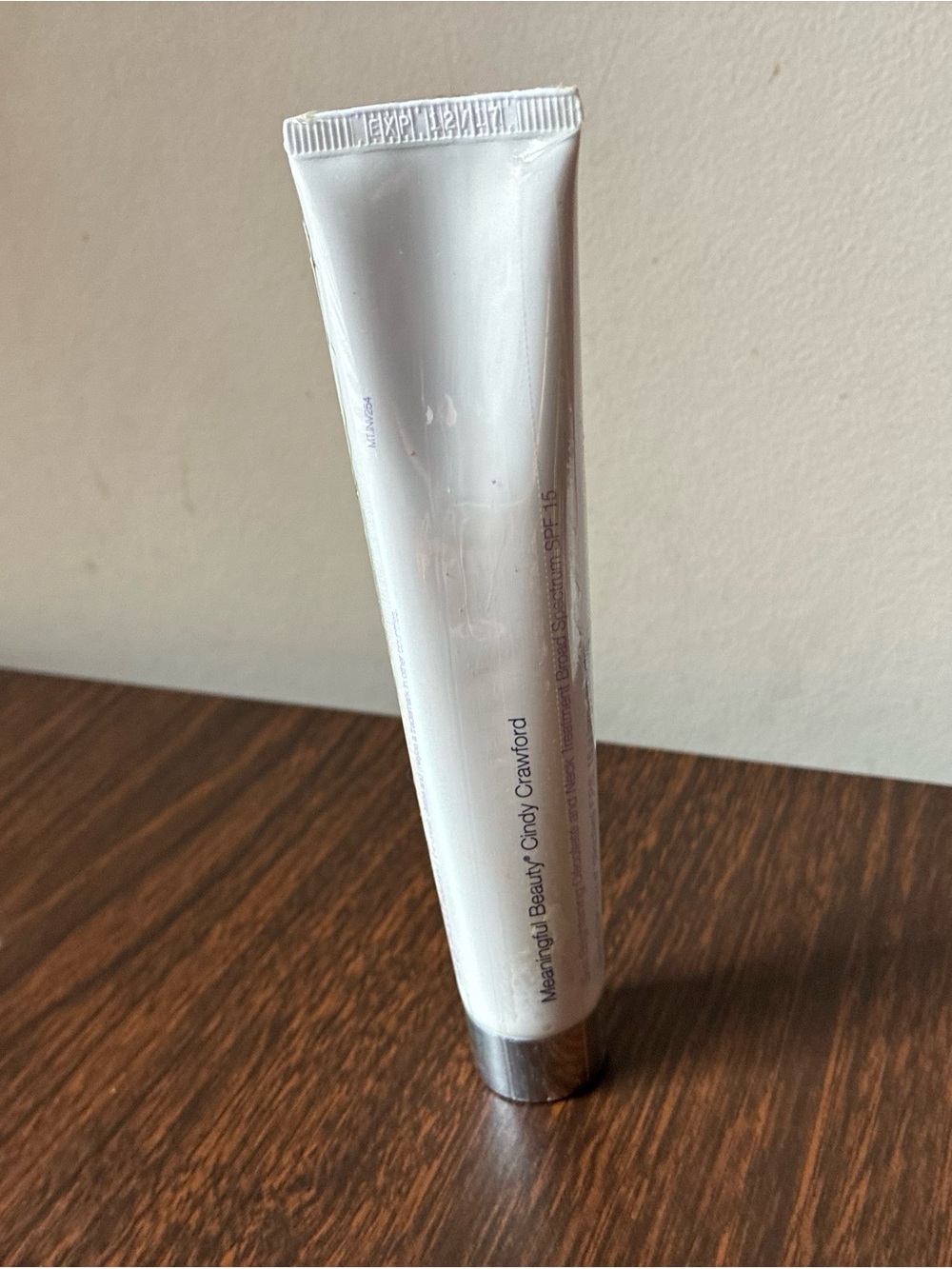 Meaningful Beauty Cindy Crawford Skin Brightening Décolleté and Neck Treatment